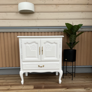 restaureeritud kummut